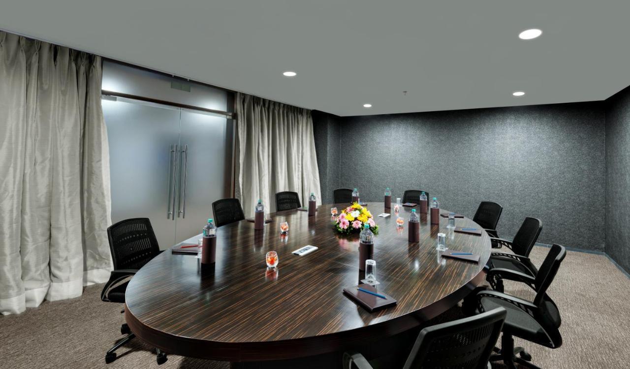 Wyndham Ahmedabad Shela Ξενοδοχείο Εξωτερικό φωτογραφία