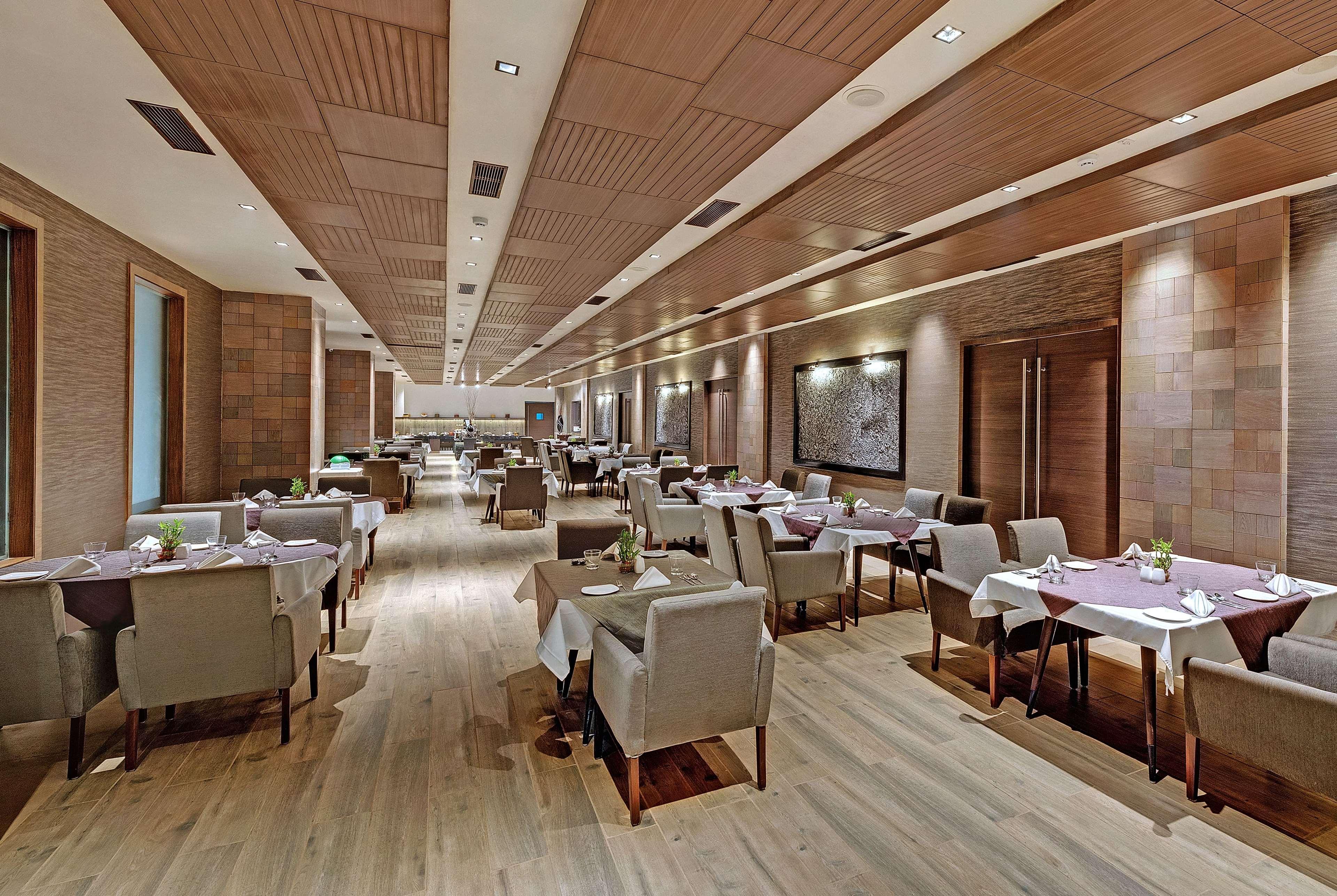 Wyndham Ahmedabad Shela Ξενοδοχείο Εξωτερικό φωτογραφία